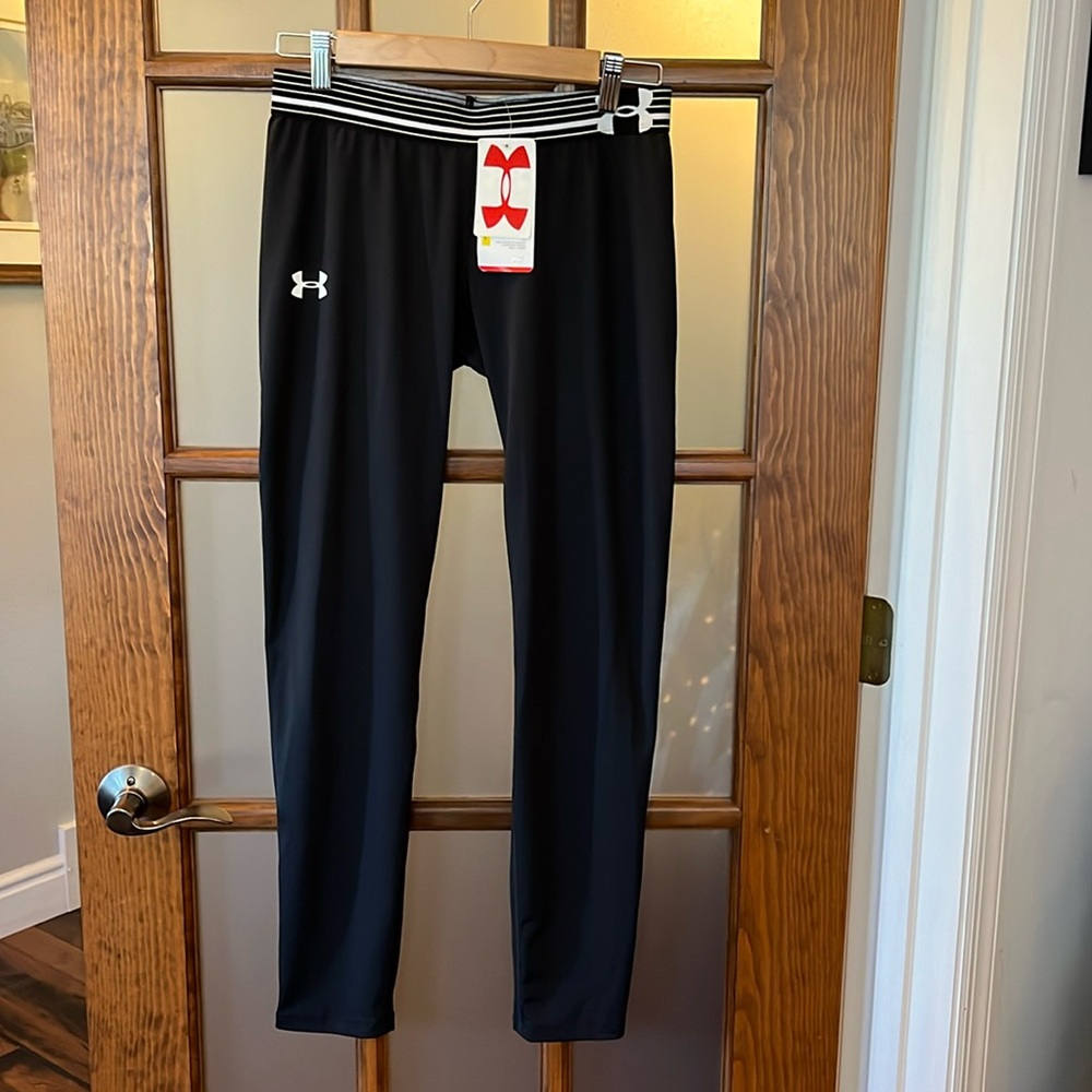 New with tags under armor size YouthXL.